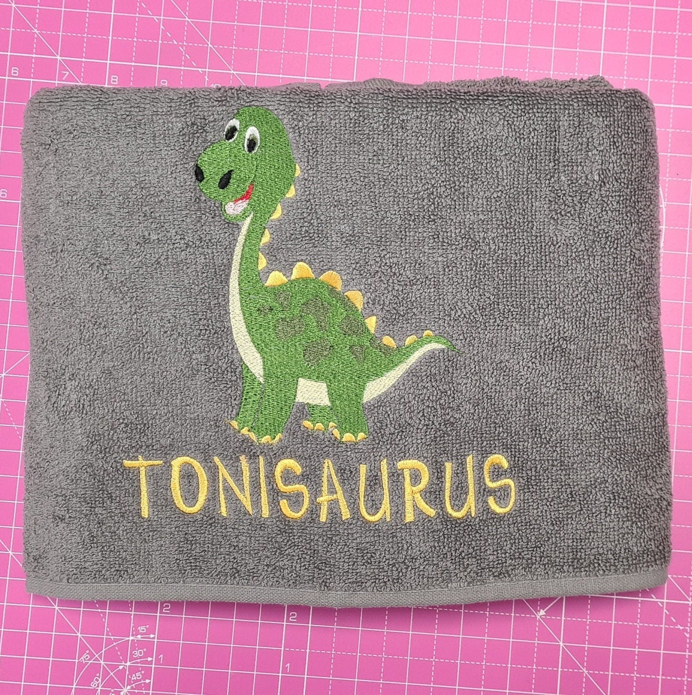 Personalised Dinosaur Towel / Childrens Dinosaur Gift / Personalised Hand Bath Towel Sheet / Childrens Bath Towel / Bath Time Gift New Baby