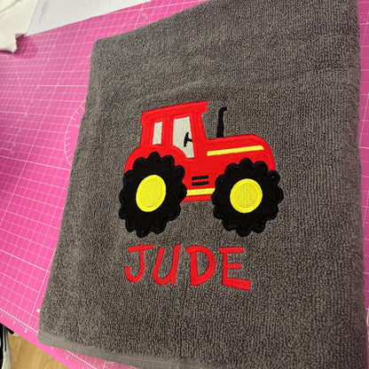 Personalised Tractor Towel / Childrens Tractor Gift / Personalised Hand Bath Towel Sheet / Childrens Bath Towel / Bath Time Gift New Baby